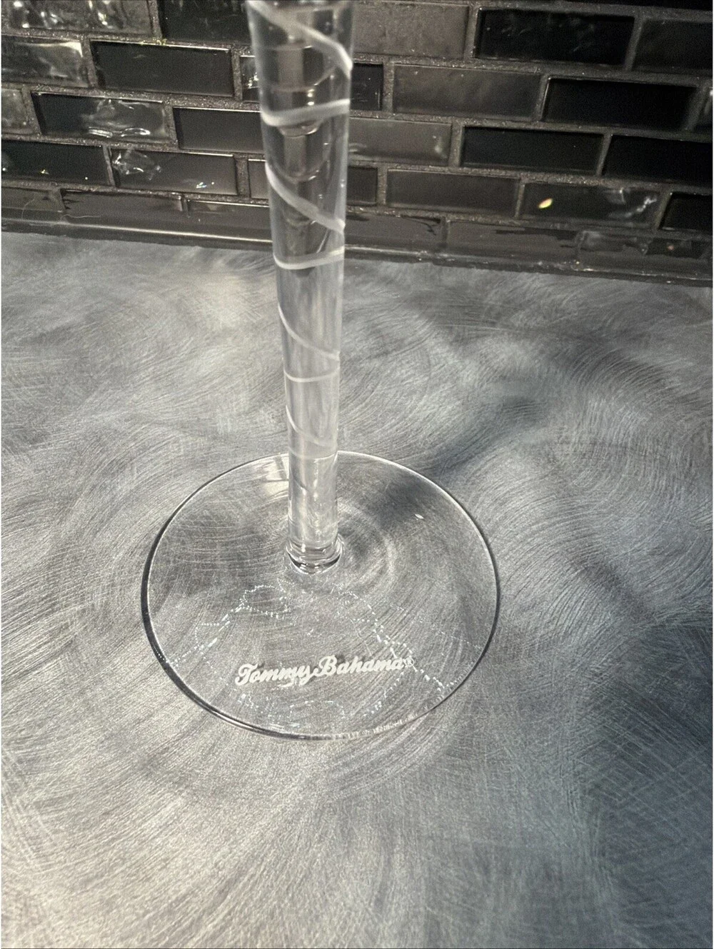 TOMMY BAHAMA  ~ 1 Etched Crystal Wine Glass  Palm Fronds ~ 9.5”~ RARE HTF
